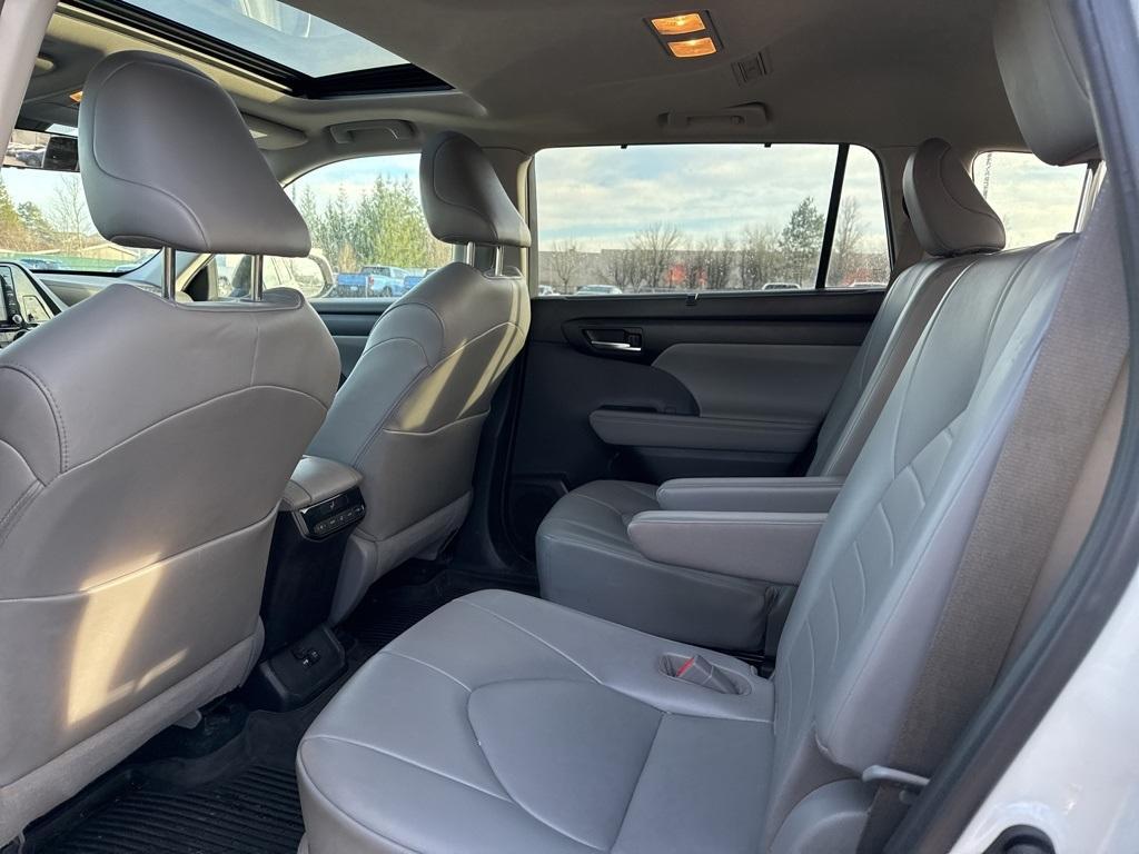 used 2021 Toyota Highlander car, priced at $30,703