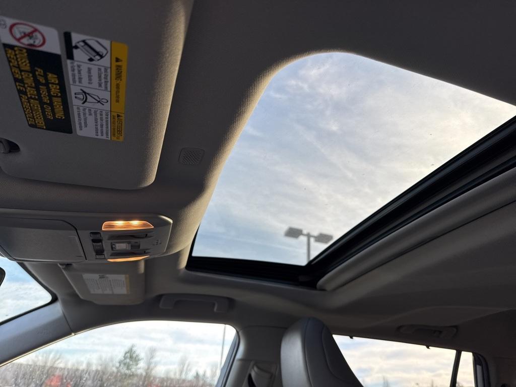 used 2021 Toyota Highlander car, priced at $30,703