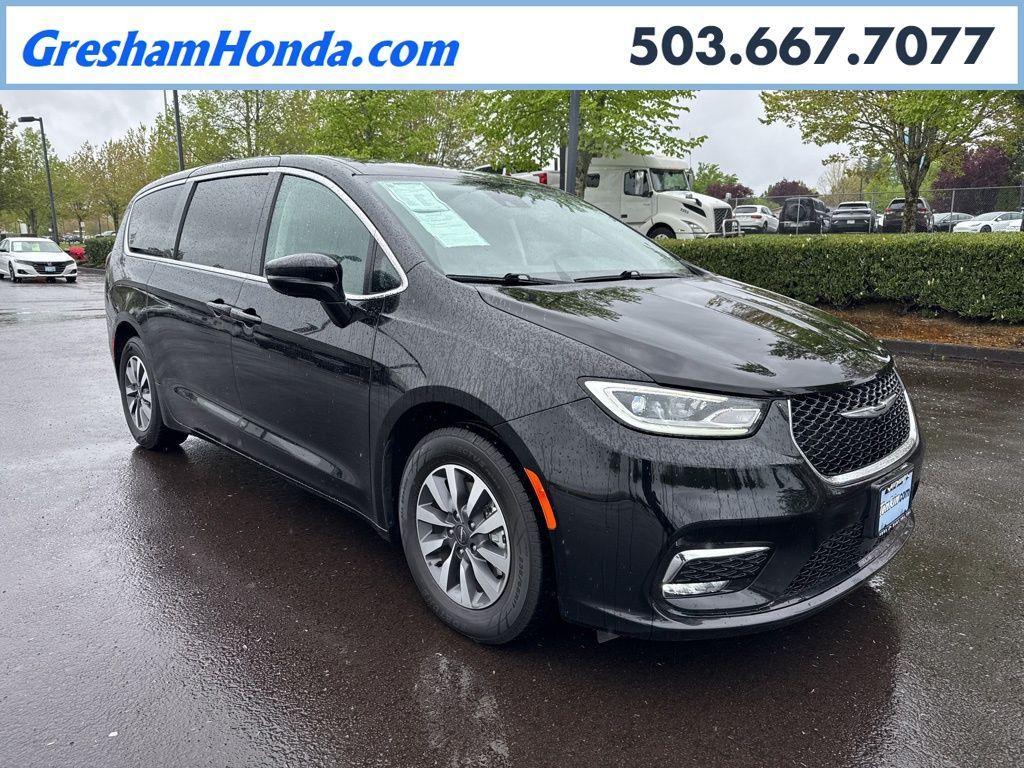 used 2024 Chrysler Pacifica Hybrid car, priced at $25,852