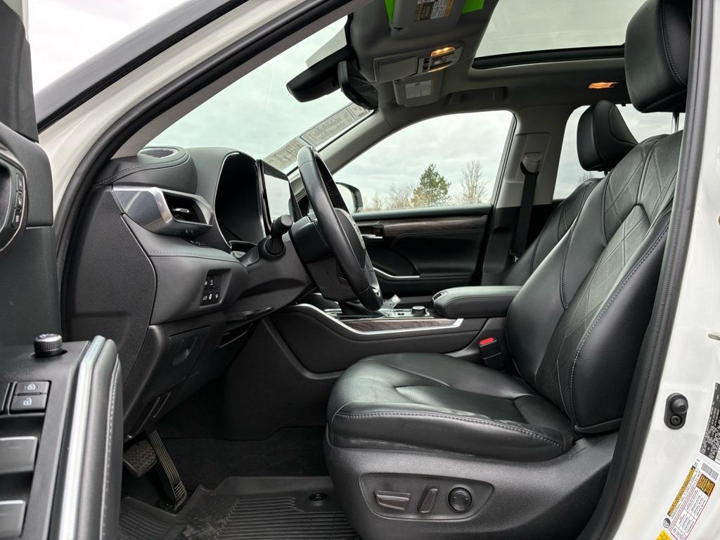 used 2020 Toyota Highlander car, priced at $38,683