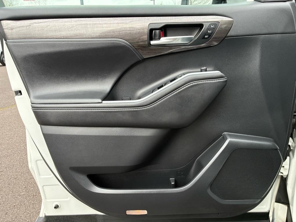 used 2020 Toyota Highlander car, priced at $38,683