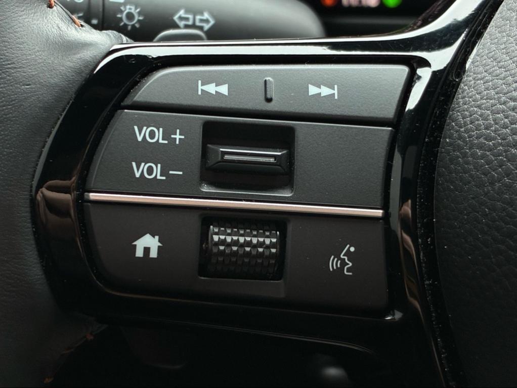 used 2025 Honda CR-V Hybrid car, priced at $40,704