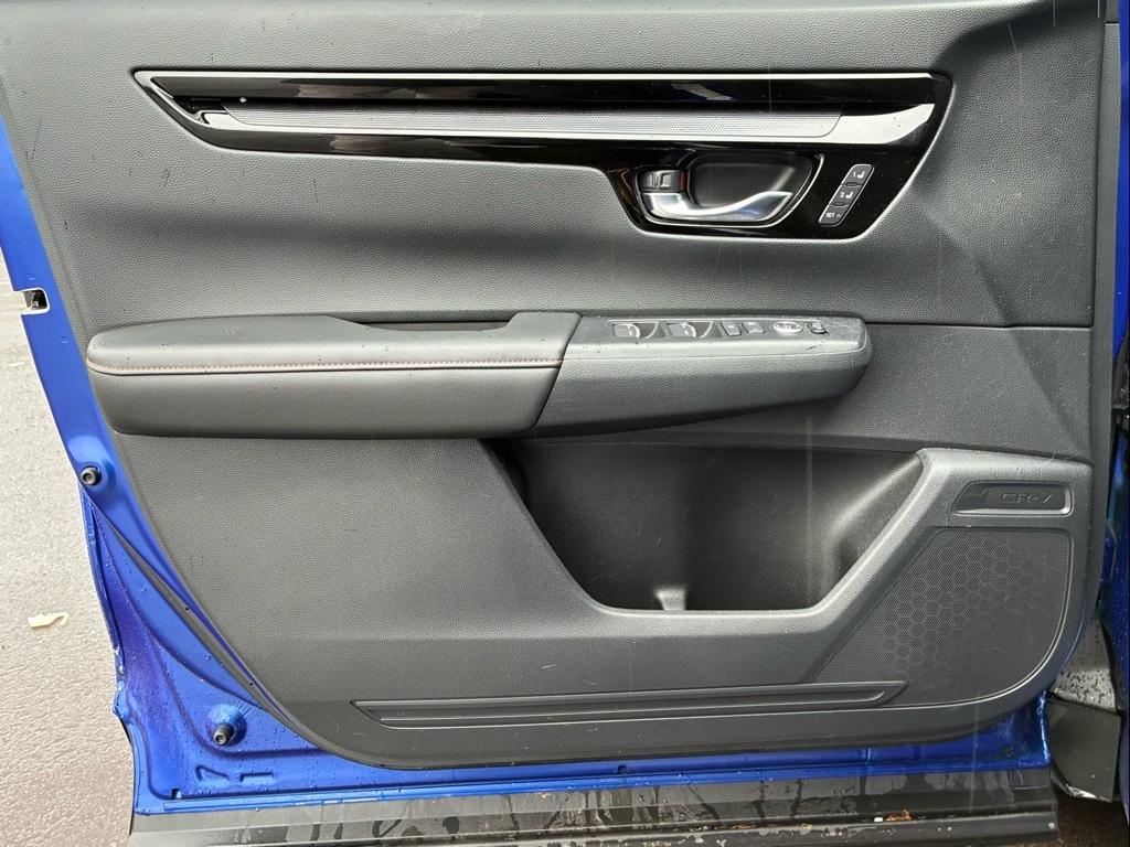 used 2025 Honda CR-V Hybrid car, priced at $40,704