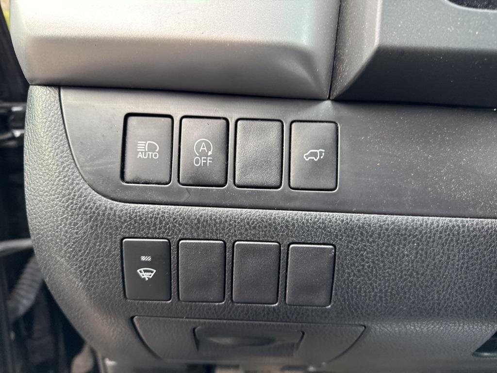 used 2019 Toyota Highlander car, priced at $26,762