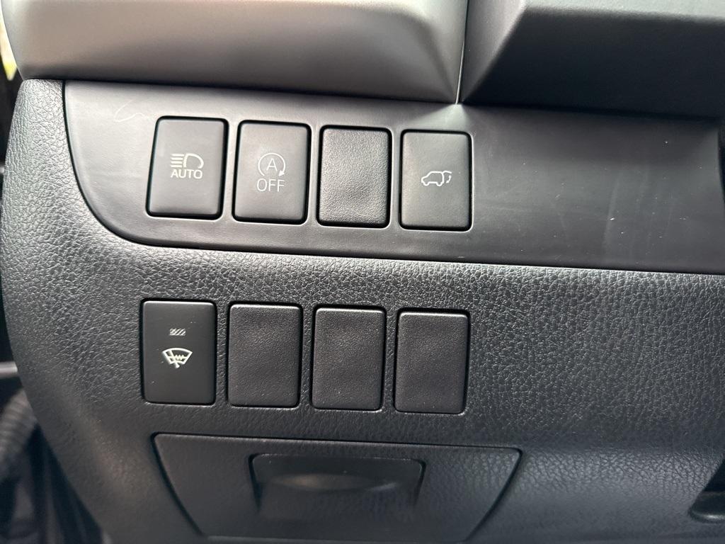 used 2018 Toyota Highlander car, priced at $22,922