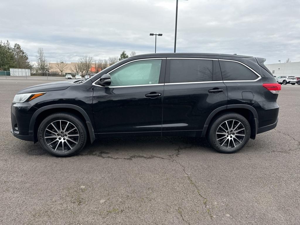 used 2018 Toyota Highlander car, priced at $22,922