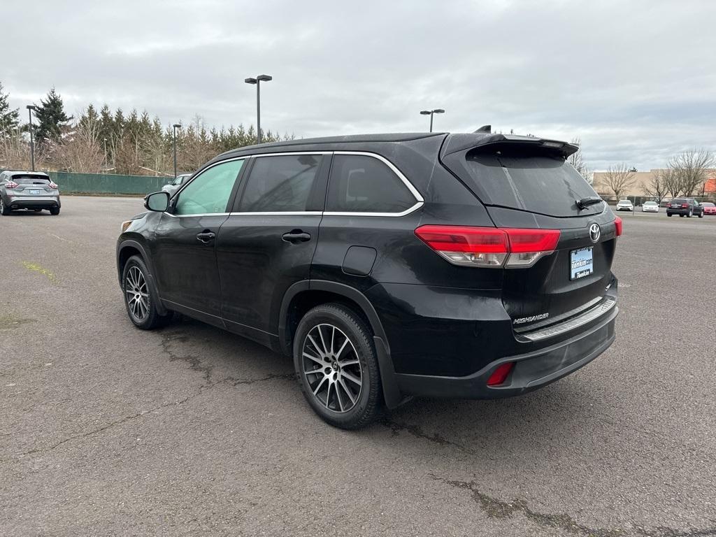 used 2018 Toyota Highlander car, priced at $22,922