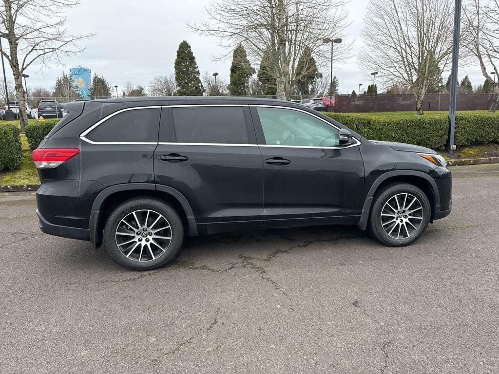 used 2018 Toyota Highlander car, priced at $22,922