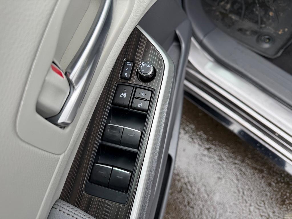 used 2024 Toyota Sienna car, priced at $49,594