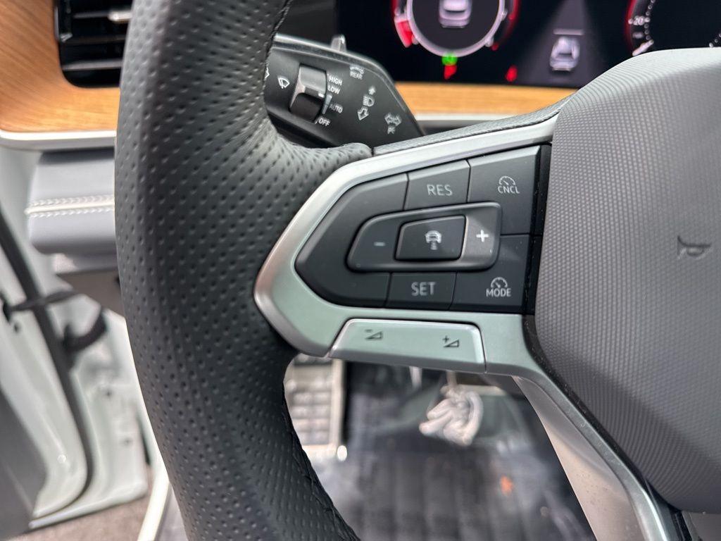 used 2025 Volkswagen Tiguan car, priced at $38,483
