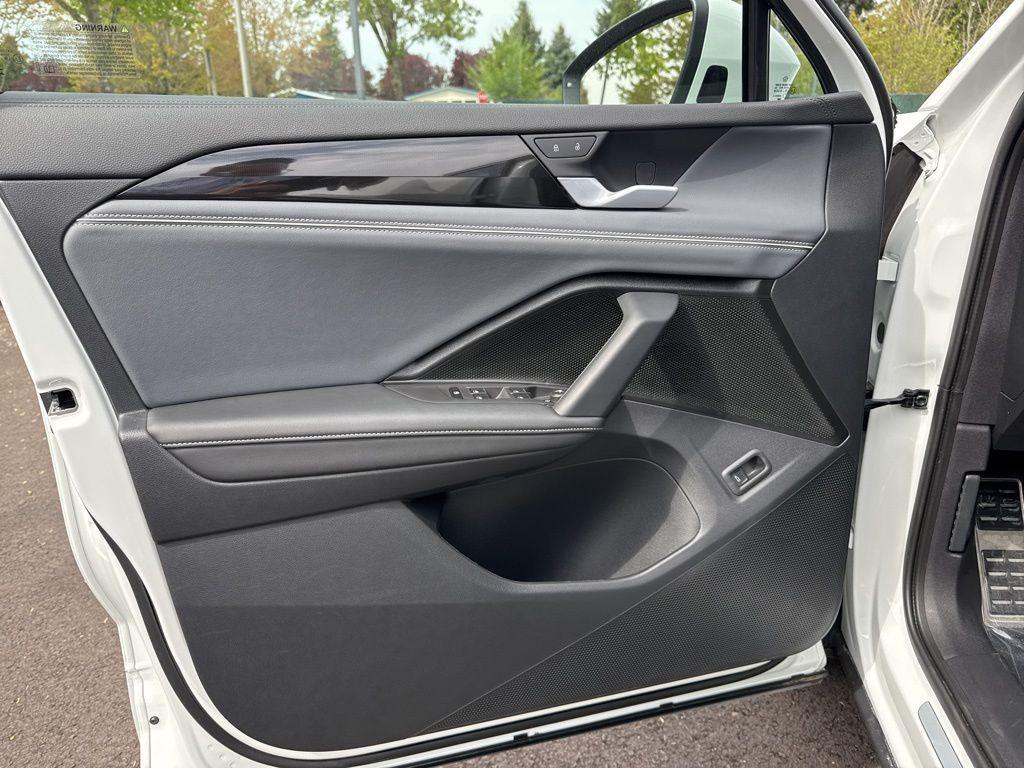 used 2025 Volkswagen Tiguan car, priced at $38,483