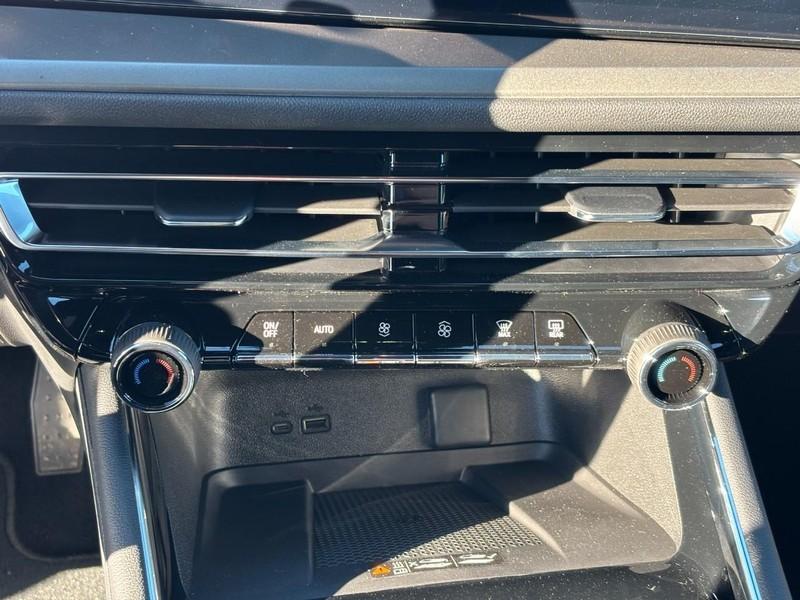 new 2026 Chevrolet Traverse car, priced at $42,705