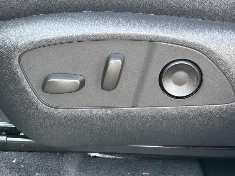 new 2026 Chevrolet Traverse car, priced at $43,625