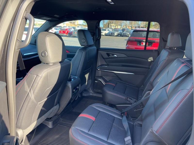 new 2026 Chevrolet Traverse car, priced at $55,310