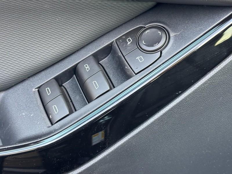 new 2026 Chevrolet Equinox car, priced at $31,427