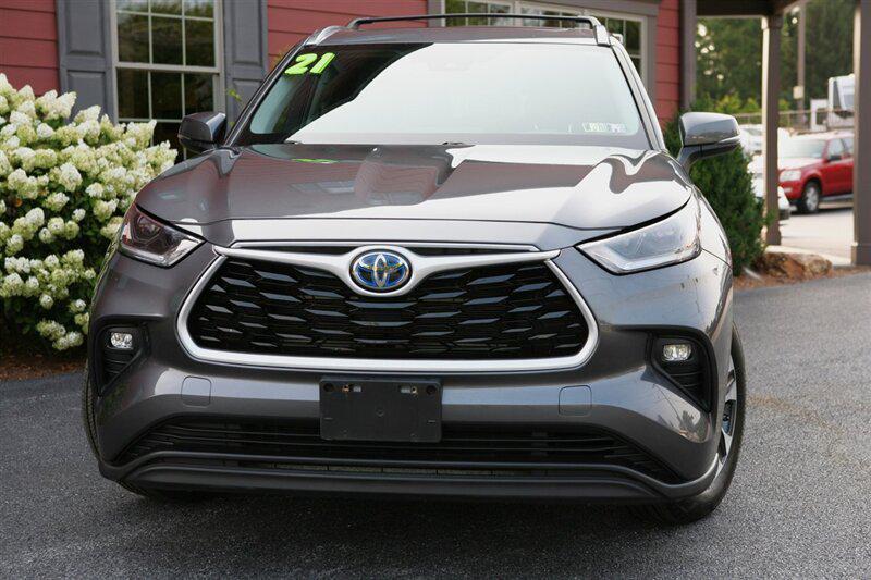 used 2021 Toyota Highlander Hybrid car, priced at $30,900