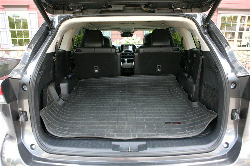 used 2021 Toyota Highlander Hybrid car, priced at $30,900