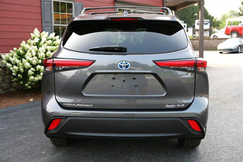 used 2021 Toyota Highlander Hybrid car, priced at $30,900