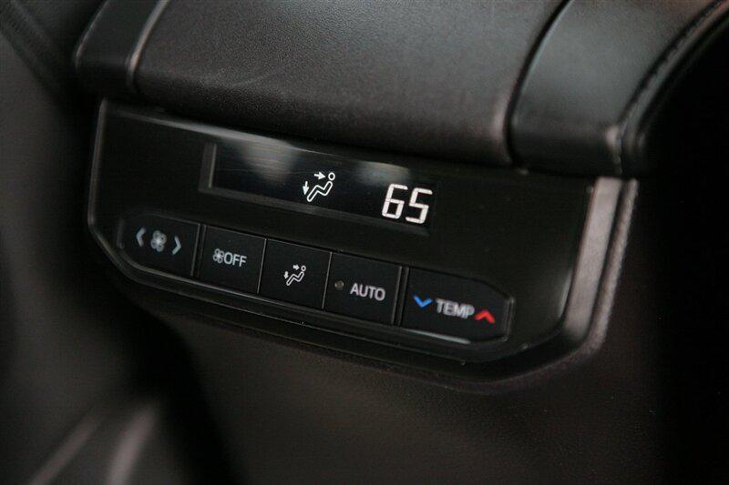 used 2022 Toyota Highlander car, priced at $34,500