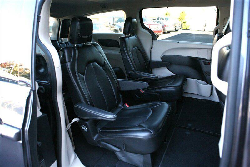 used 2023 Chrysler Pacifica car, priced at $25,900