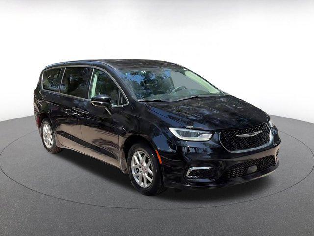 used 2024 Chrysler Pacifica car, priced at $22,668