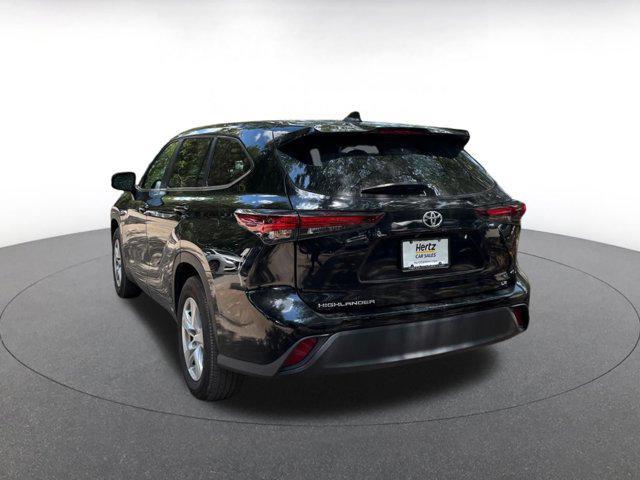used 2025 Toyota Highlander car, priced at $35,398