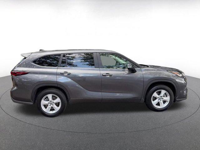 used 2025 Toyota Highlander car, priced at $36,249