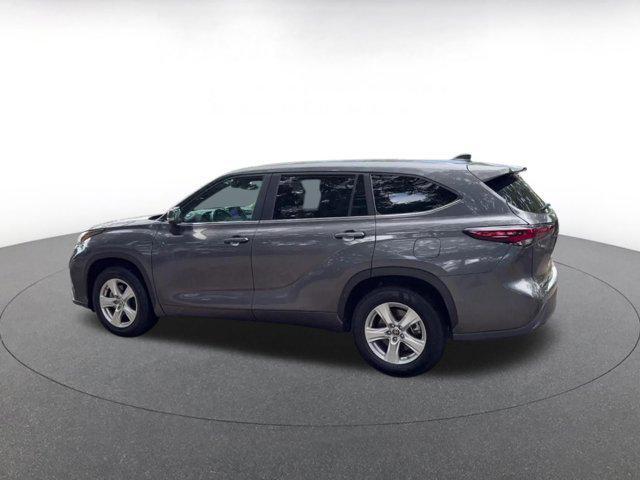 used 2025 Toyota Highlander car, priced at $36,249
