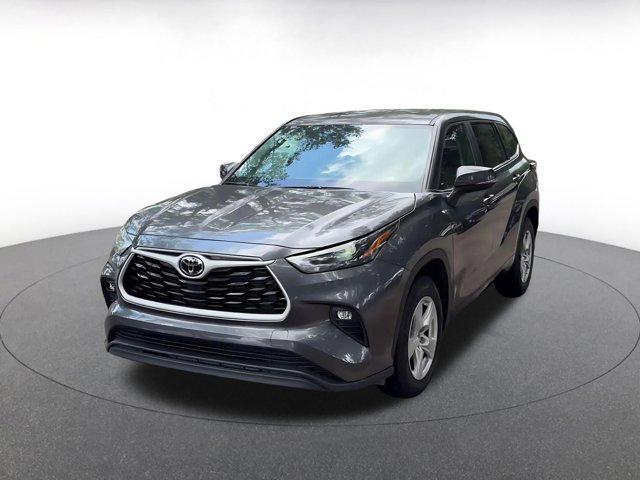 used 2025 Toyota Highlander car, priced at $36,249