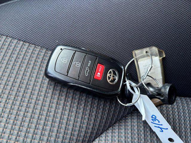 used 2025 Toyota Highlander car, priced at $35,499