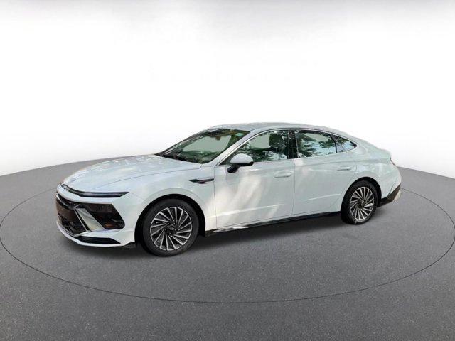 used 2025 Hyundai Sonata Hybrid car, priced at $21,598