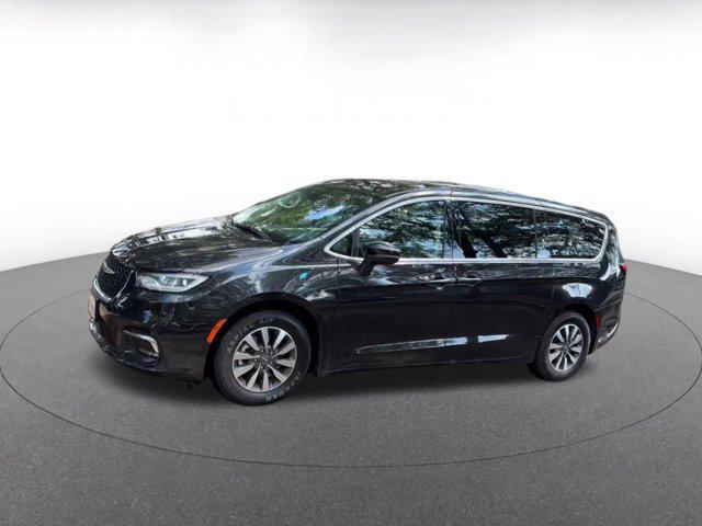 used 2023 Chrysler Pacifica Hybrid car, priced at $23,995