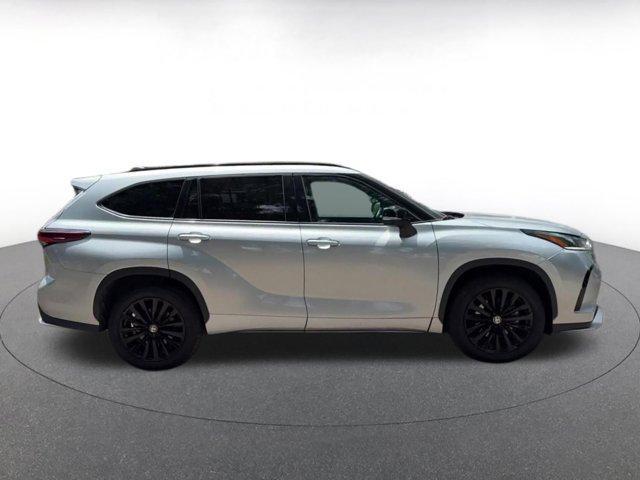 used 2024 Toyota Highlander car, priced at $38,499