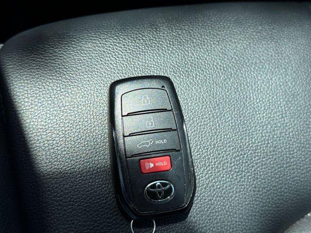 used 2024 Toyota Highlander car, priced at $38,499