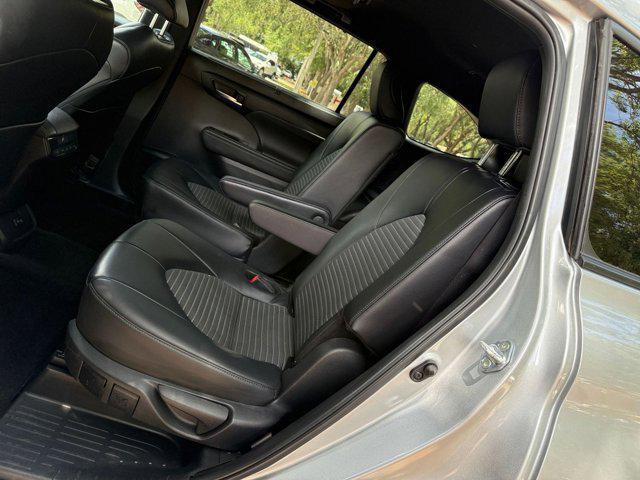 used 2024 Toyota Highlander car, priced at $38,499