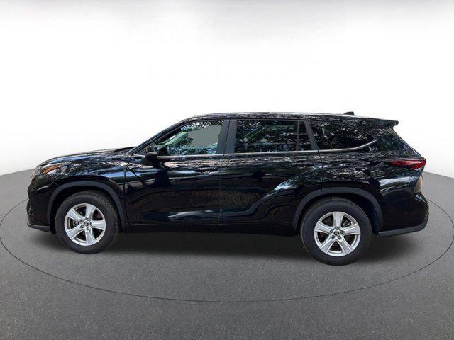 used 2025 Toyota Highlander car, priced at $35,749