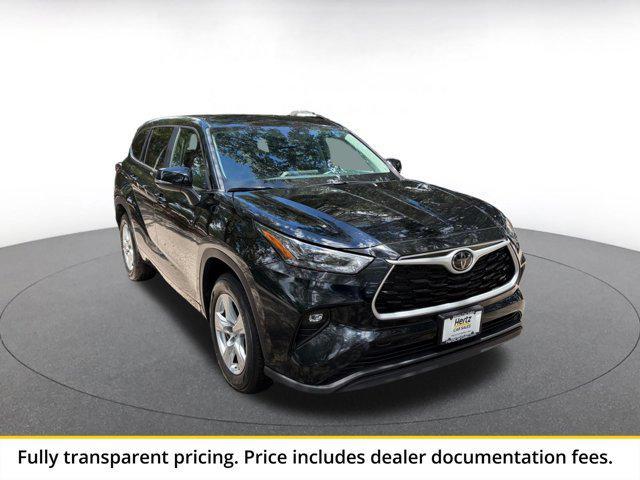used 2025 Toyota Highlander car, priced at $35,499