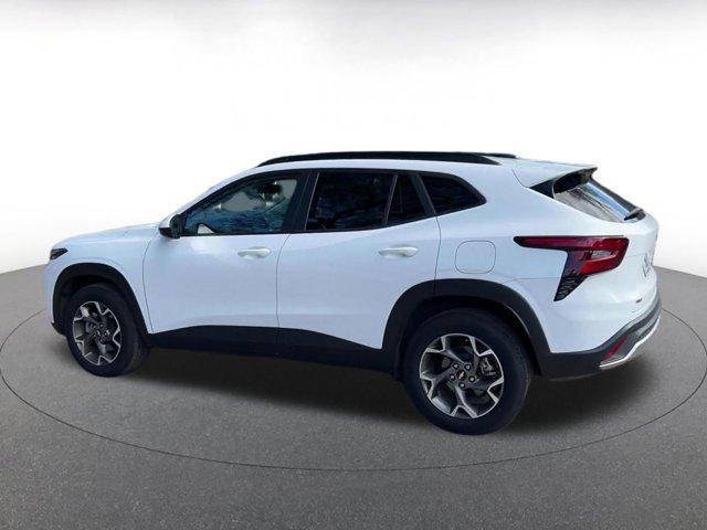 used 2025 Chevrolet Trax car, priced at $18,422