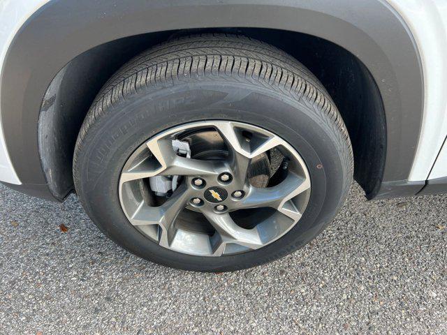 used 2025 Chevrolet Trax car, priced at $18,422