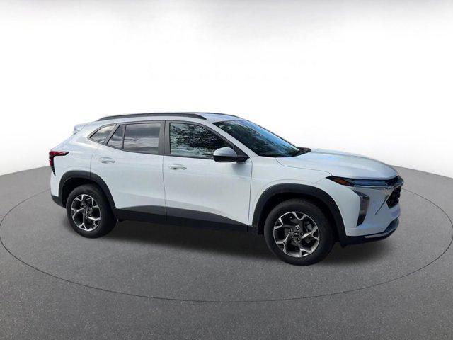 used 2025 Chevrolet Trax car, priced at $18,422