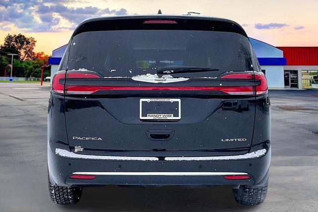 used 2024 Chrysler Pacifica car, priced at $27,588