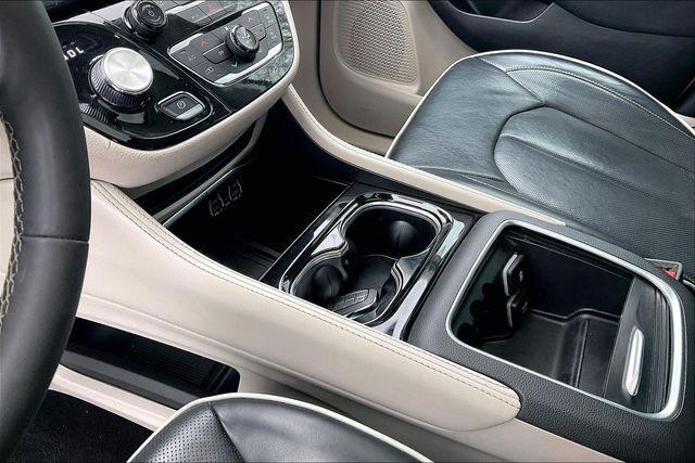 used 2024 Chrysler Pacifica car, priced at $27,588