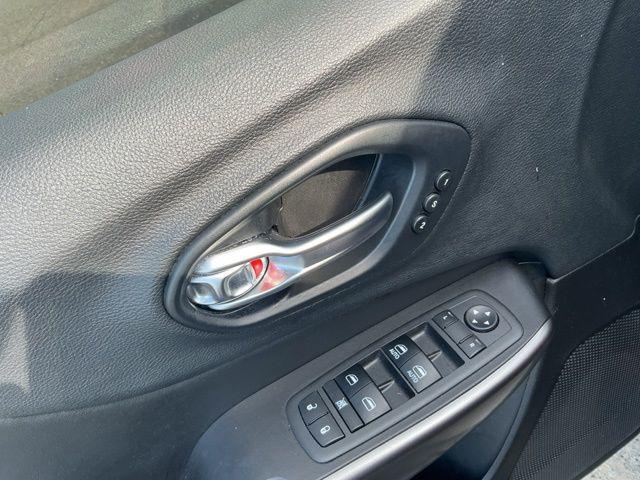 used 2019 Jeep Cherokee car, priced at $16,495
