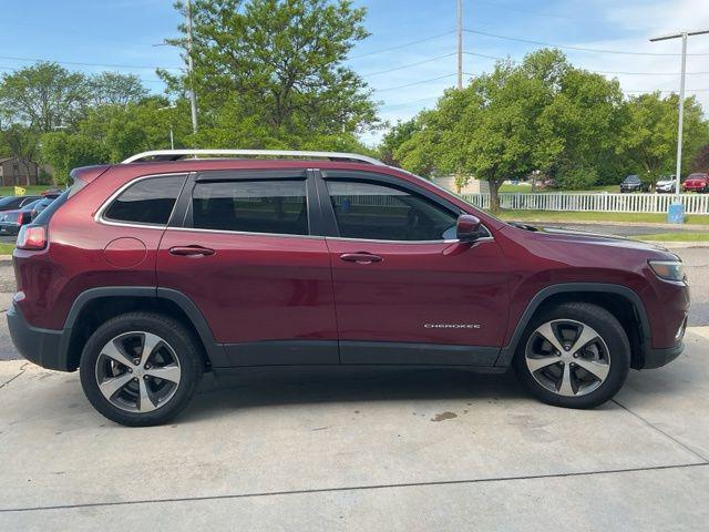 used 2019 Jeep Cherokee car, priced at $16,495