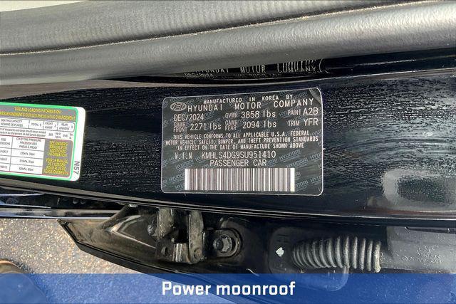 new 2025 Hyundai Elantra car, priced at $25,027