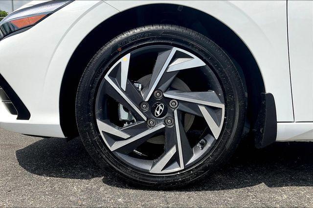 new 2025 Hyundai ELANTRA HEV car, priced at $27,674