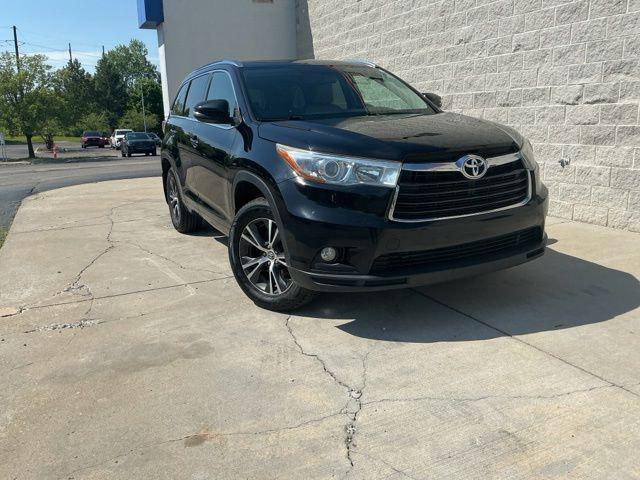 used 2016 Toyota Highlander car, priced at $17,222