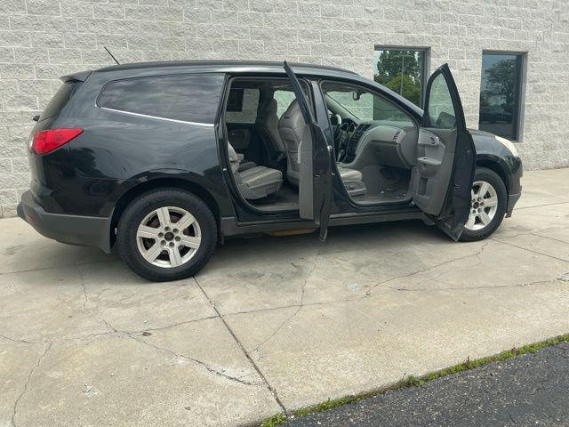 used 2009 Chevrolet Traverse car, priced at $1,750