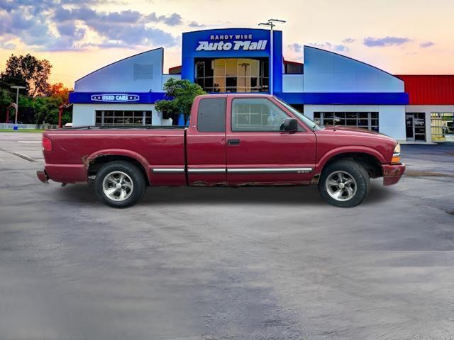 used 2001 Chevrolet S-10 car, priced at $2,995