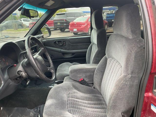 used 2001 Chevrolet S-10 car, priced at $2,995